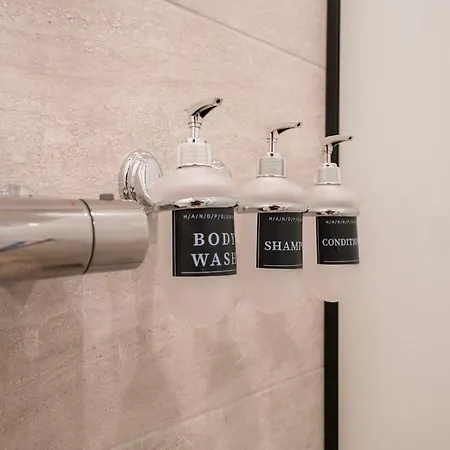 I New I Ac I Urban - Moon Budapest