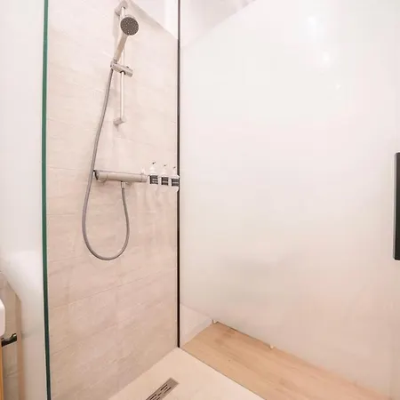 I New I Ac I Urban - Moon Apartment Budapest