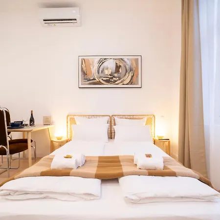 I New I Ac I Urban - Moon Apartament *